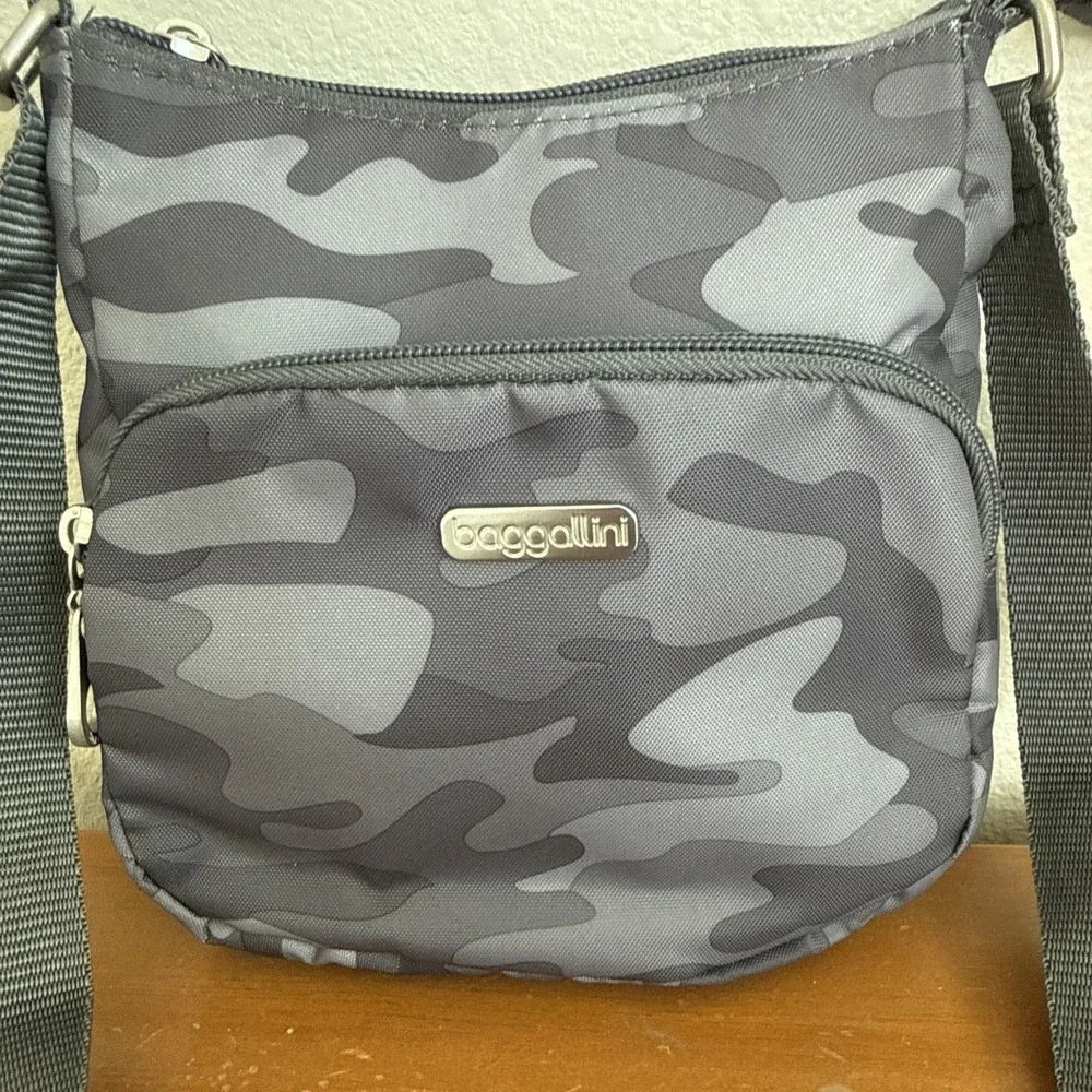 Baggallini Joey Bagg Dark Grey Camo Lightweight Water-Resistant Nylon Crossbody